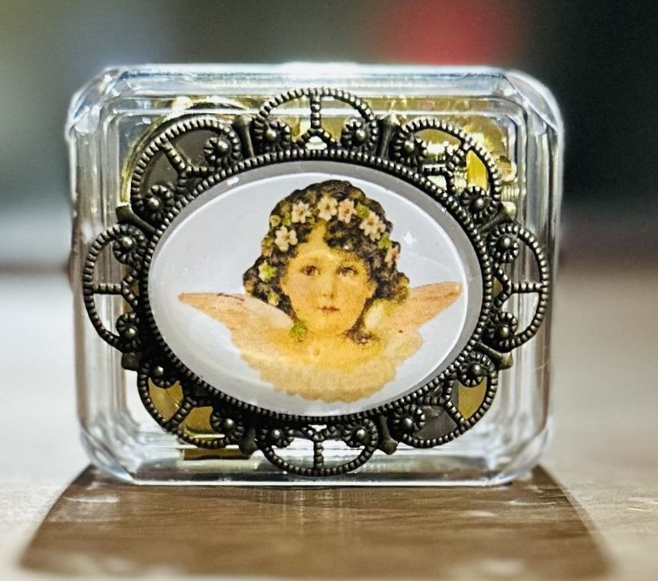 Music-Box-Brunette-Cherub